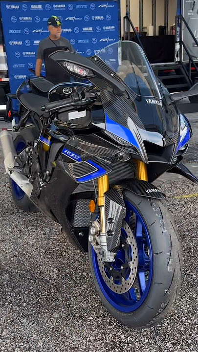Yamaha R1M #yamaha #r1m #yamahar1m #carbonfiber #2025 #shoot #shorts @AbhishekmishraR15v3