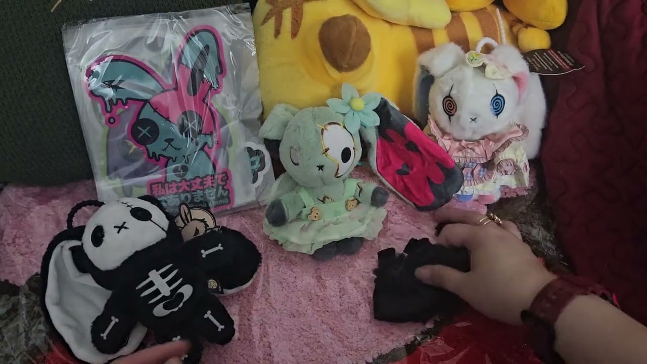 Plushies Dreadfuls: Mini Buns ~ Bone, Gender Dysphoria & CPTSD