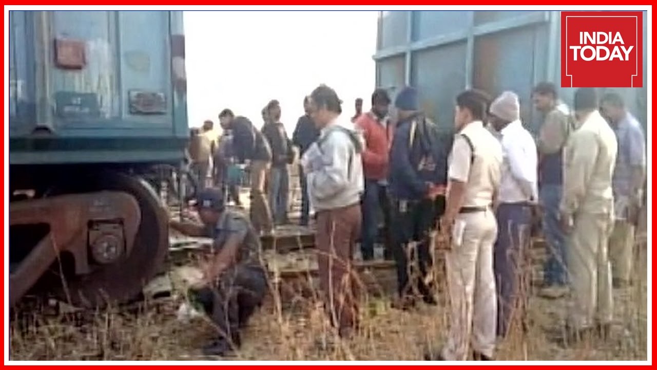 5 Bogies Of Goods Train Derails At Hubli In Karnataka