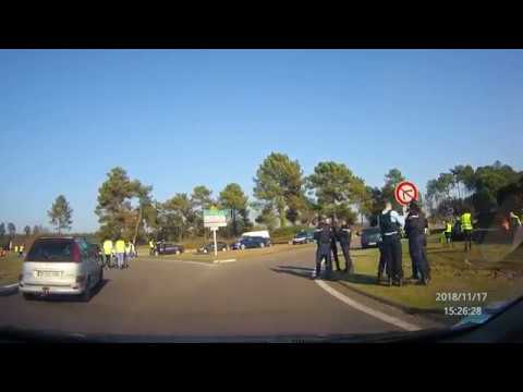 Gilets Jaunes Rond Point De Léchassier Mont De Marsan 17 Novembre 2018 à 14h25