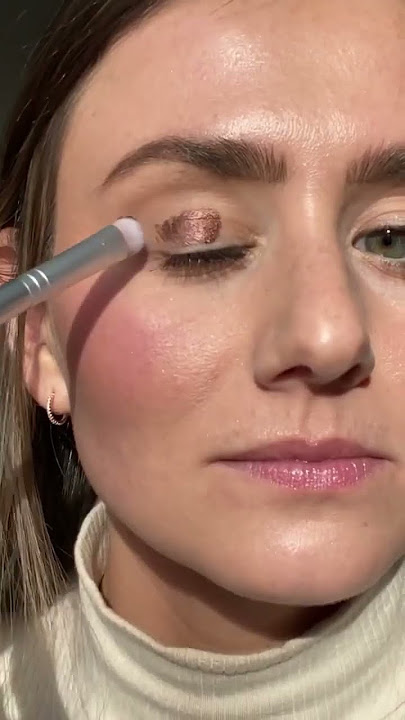 One and done eyeshadow look with Eyelights Cream Eyeshadow