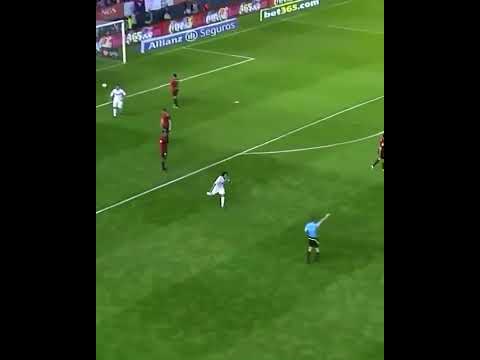 When Ronaldo REALLY took a shot from here 🤯