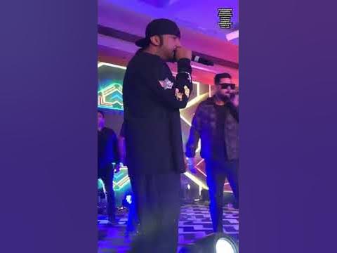 Yoyo honey Singh Is Singing The Haye mera Dil rap In new show - YouTube