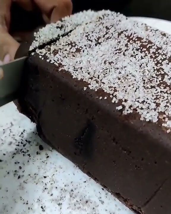 A brownie loaf😧🥺😋 do Order us for these bade periya loafs😂 follow us on Instagram #gharmeliabites