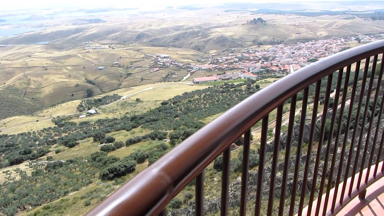 Vistas desde el mirador del restaurante "La alacena del Castillo",