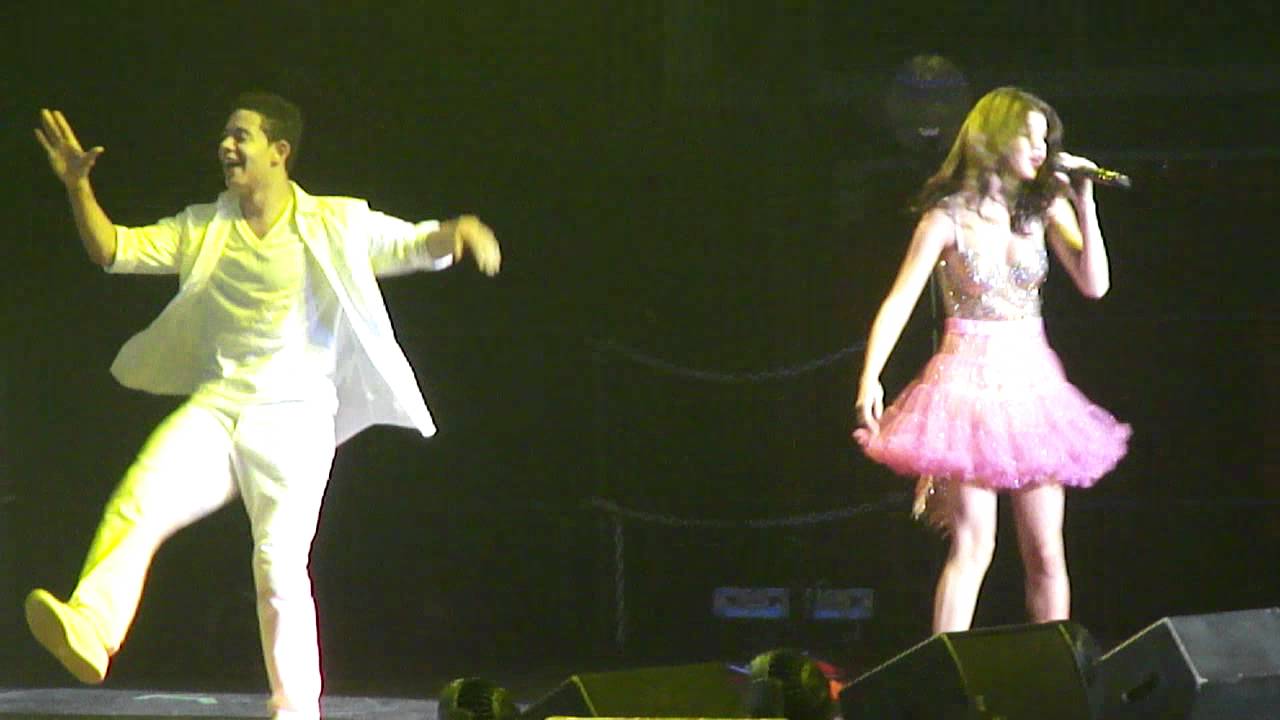 Selena Gomez- Summers not hot with you live