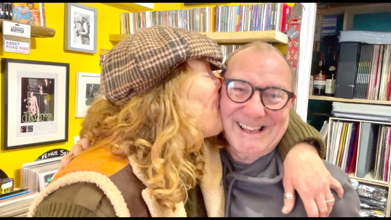 НАШ МЕСТНЫЙ МАГАЗИН ВИНИЛОВЫХ ПЛАСТИНОК - ЭКСКУРСИЯ В RED ROCKET MUSIC