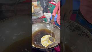 🔥 Street Food Vibes | Man Making Masala Papad Live 😋 #streetfood #masalapapad #tasty @roamonroads