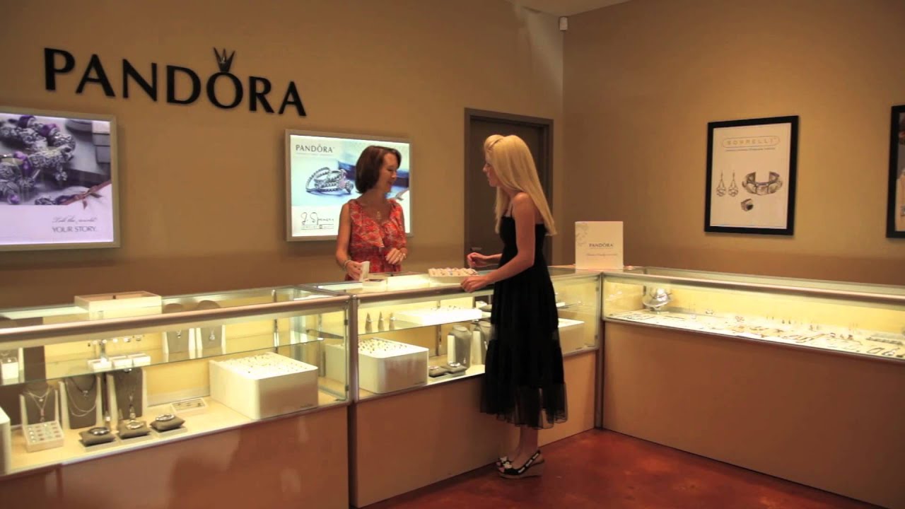 Explore J. Spencer Jewelry & Gifts Utica Square in Tulsa, Oklahoma