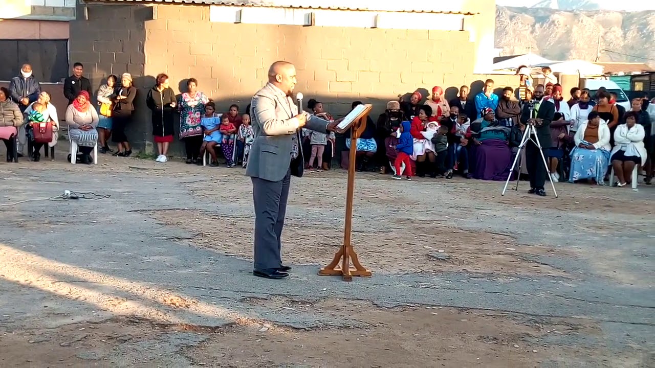 Prediker : Apostel Oktober pinkster opelig diens in strand