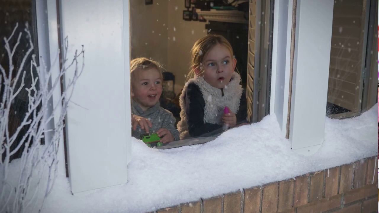 Snowy Window - Toys Away! Snow Today! iOS App Cinemagraph