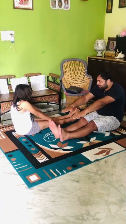 Father daughter yoga time 🤣