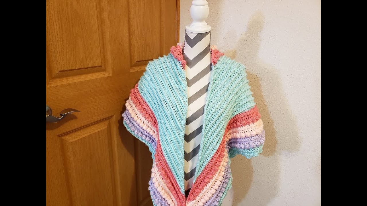 Review of I love this Yarn Sparkle and The Proper Pineapple Shawl