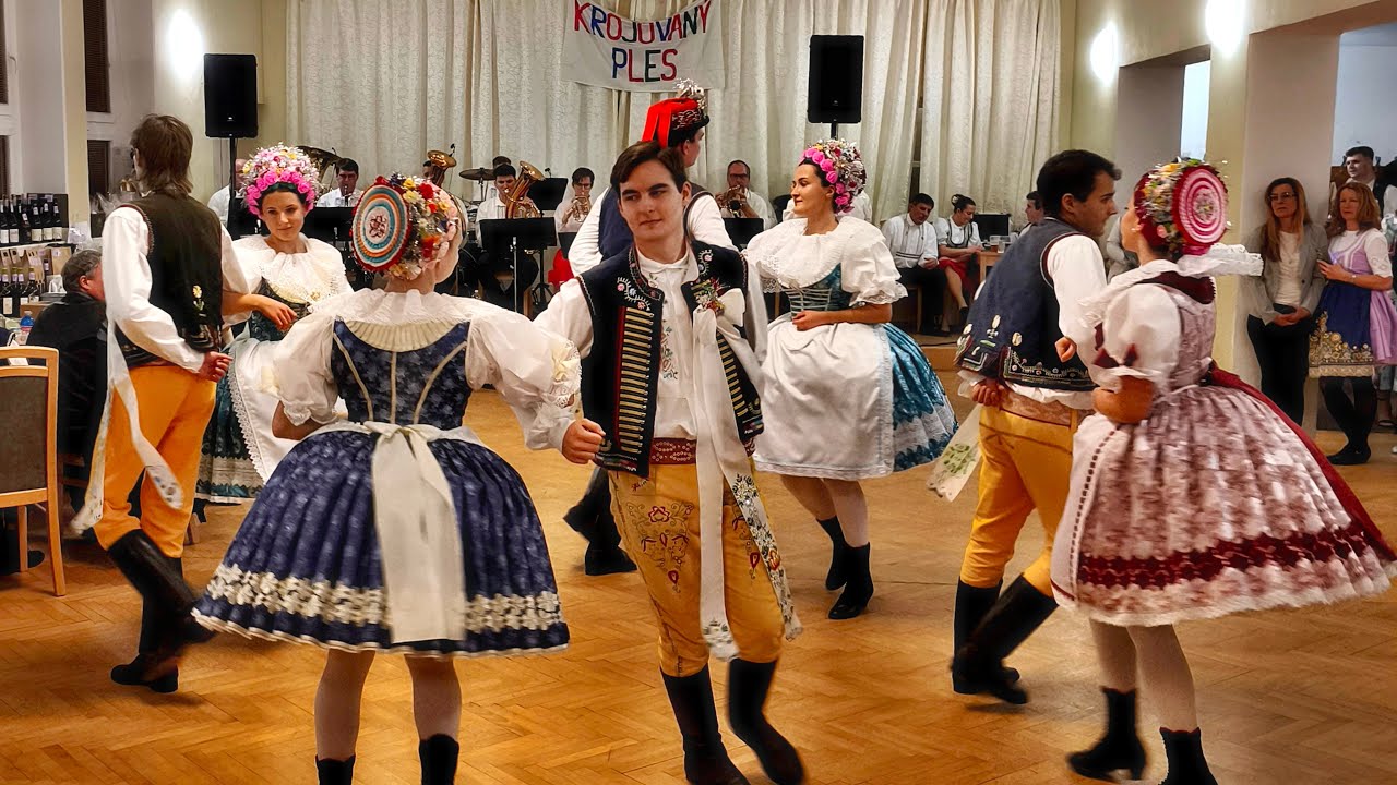 Krojovaný ples Popice 17. 1. 2026 🌺 1. část