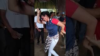 Cewek Cantik Kesurupan Jathilan