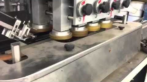 Kapsall model C 8-Quill Capper