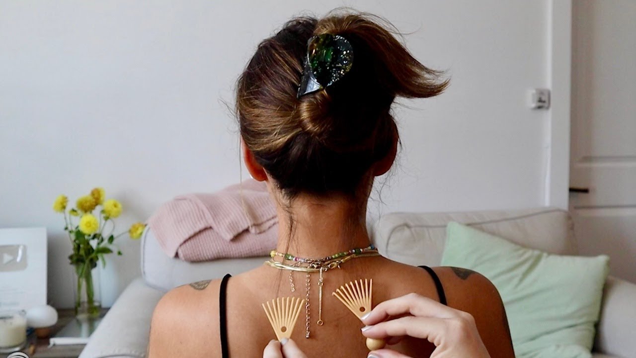 ASMR Back scratching, baby rakes, hair brushing on Lindsay 🤠🦋 (whisper) YouTube