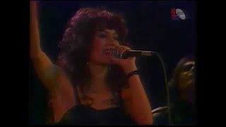 Ceca - Mesec nebo zvezdice - (LIVE) - Spens - (NS Plus 1994) chords