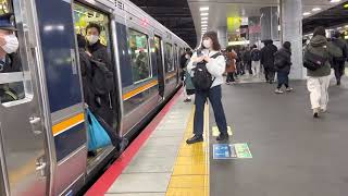 まるで223系インバータ⁉️207系2000番台T28編成普通高槻行き新大阪駅到着発車。