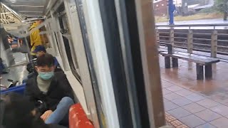 511次七堵發車經由海線開往新左營的E206單電頭+新式自動門莒光號,4007次蘇澳發車經由宜蘭線開往樹林的銀綠色微笑號EMU900型十輛一編組EMU907區間快車