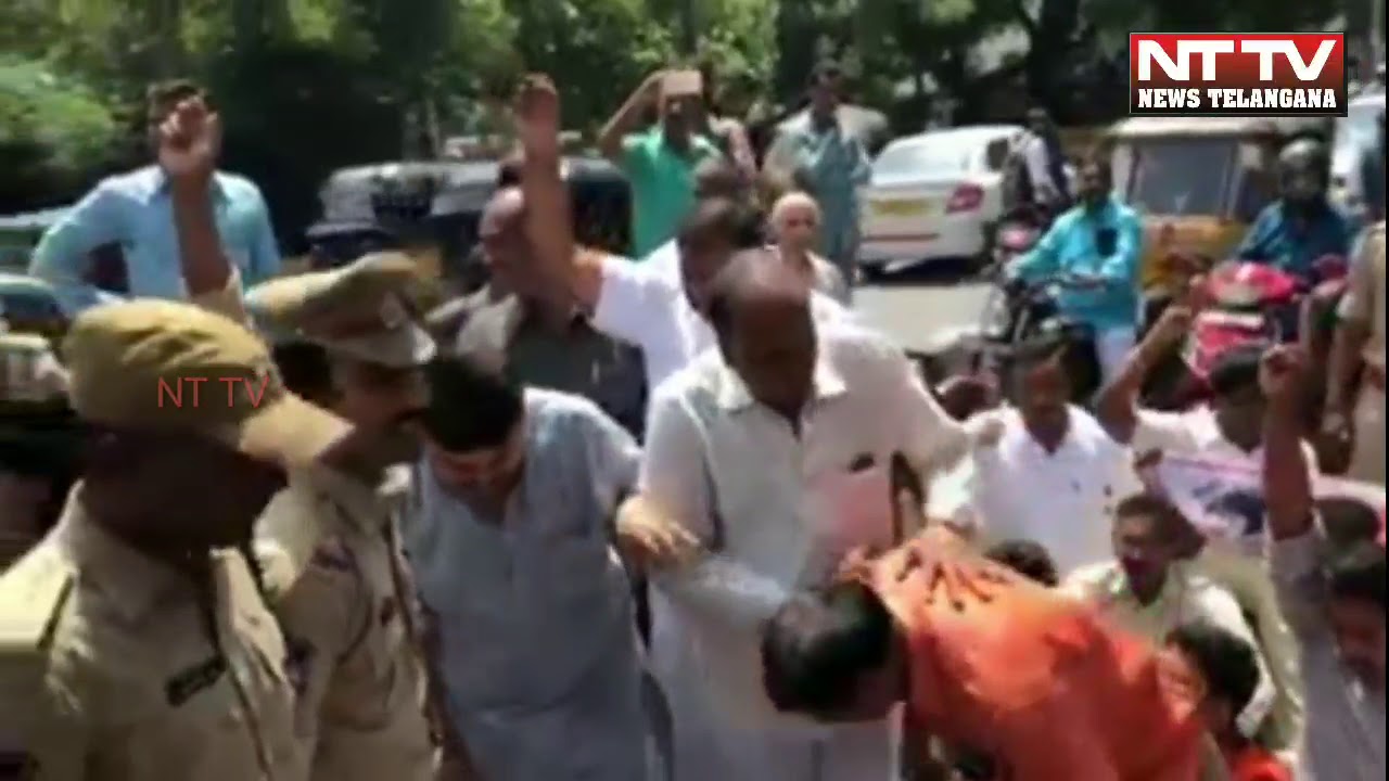 VHP-BJP protests in city demanding externment of Swami Paripoornananda be withdrawn.