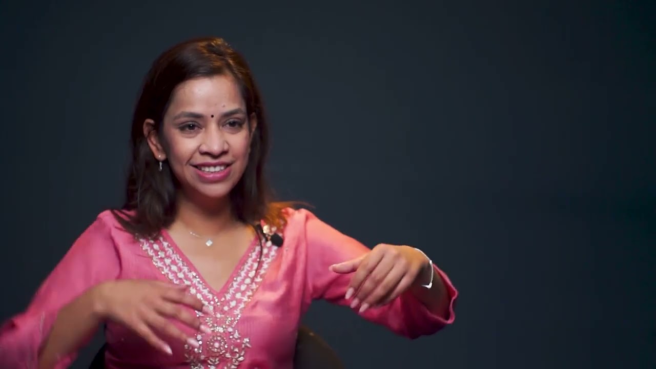 От выпускницы британского университета до активистки низового движения: путь Пракрити Дхакал к пр...