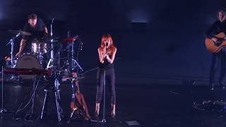 Watch Axelle Red Le Mur video