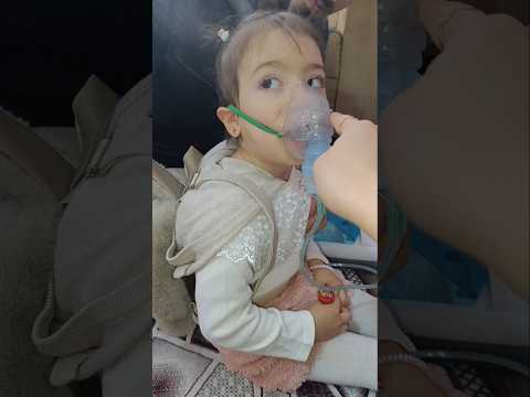 لولو مريضه عملنا حيله عليها وعطيناها حتى تحط الدوا  