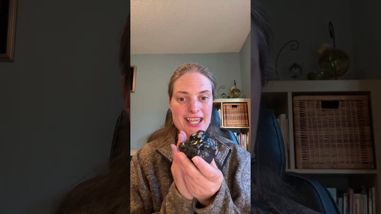 Topics from the live: Pisces Lunar Eclipse, Collective Energy, Stones and what is being released. 