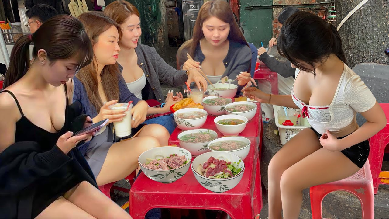 Full video: The best pho restaurants in Hanoi's Old Quarter – you have to queue to eat there.