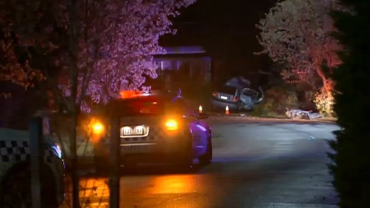 Teenager dead, two others seriously injured after car crash in regional Vic