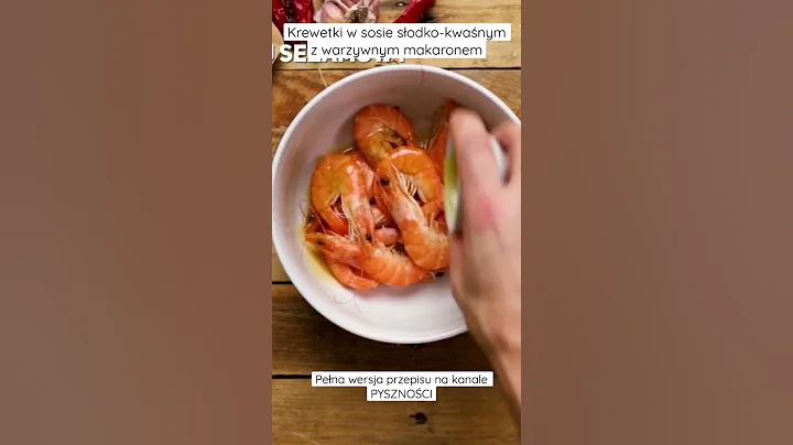 Krewetki w sosie słodko-kwaśnym z warzywnym makaronem #shorts