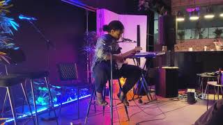 i dont chase i attract song -  monita live acoustic 2022 (learned the guitar 5 weeks before this 😭)