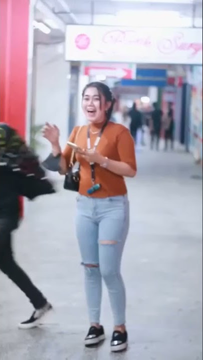 Di Cium Cewek Tak Di kenal ‼️ #shorts #shortsvideo #ciumankejutan #ciuman #Mesum