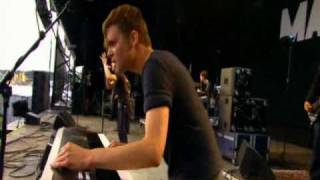 Video voorbeeld van "04 Our Velocity (Maxïmo Park live at Glastonbury 2007)"