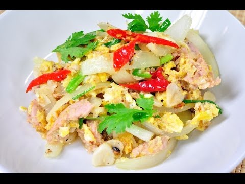 แหนมผัดกระเทียมโทน Stir Fried Sour Sausage with Garlic l FoodTravel