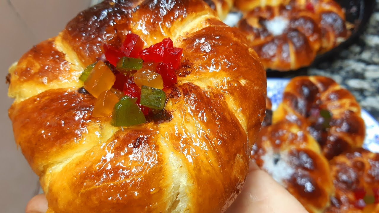 يالاه الحادكاة كرواصون على شكل وردة خفيف متل القطن و مورق 👍 وصفة ناجحة 💯👌