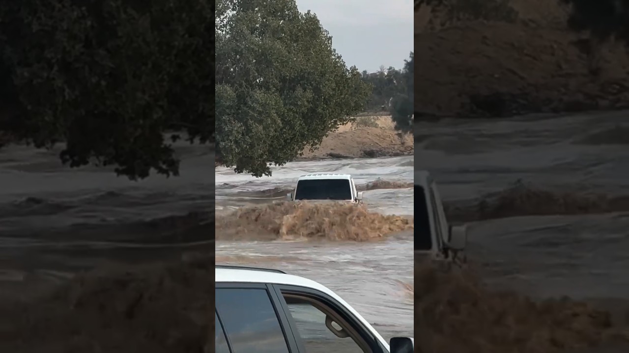 4x4 Water Crossing Off Road 