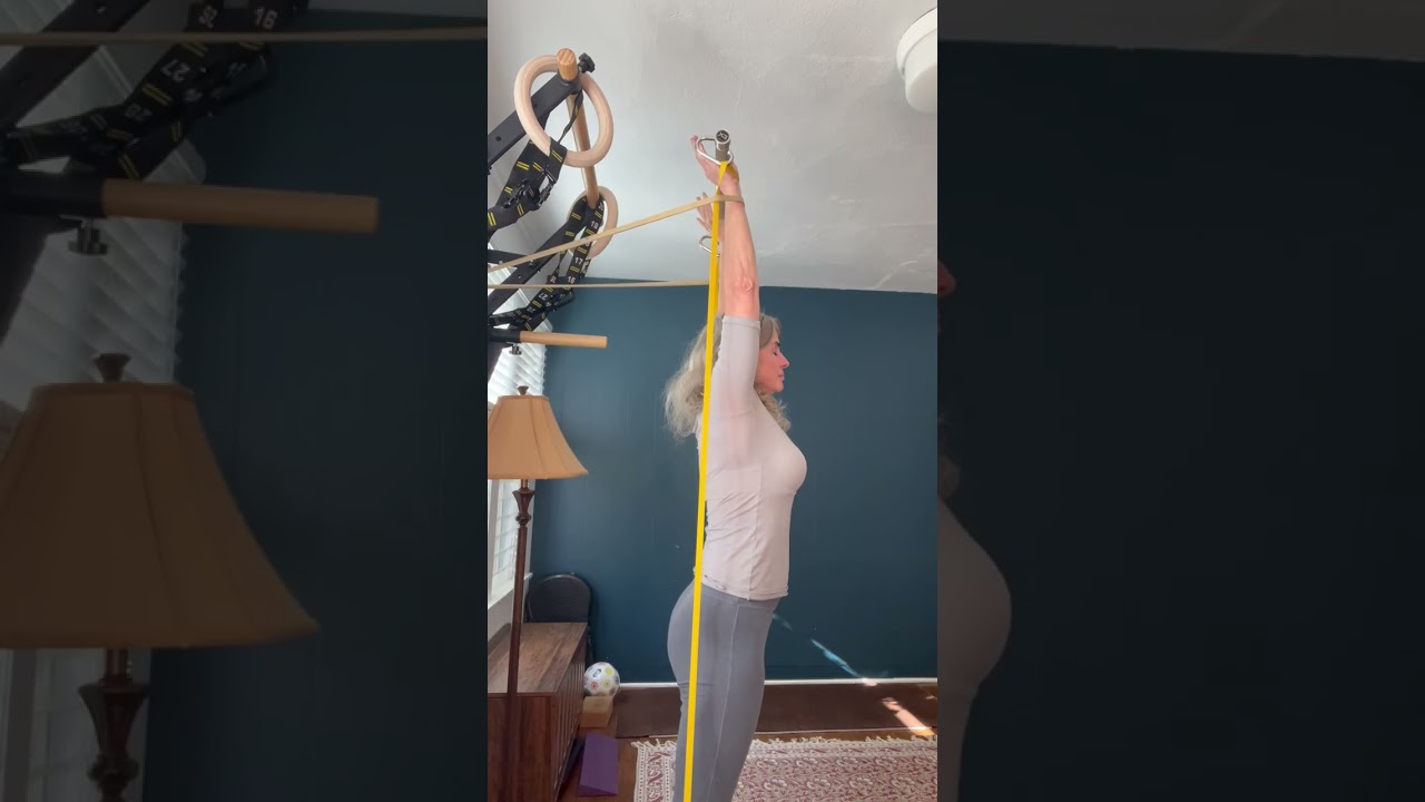 Изометрические упражнения для плеч укрепляют и растягивают мышцы плеч.