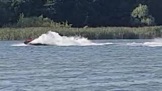 Intimiderende Jetskërs Op Het Veluwemeer