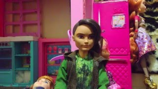 "We Can't Stop" (An Ever After High And Monster High Stop Motion PARODY.)