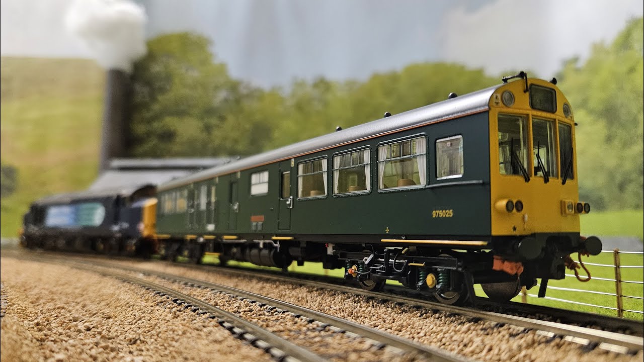 Revolution Trains 'Caroline' 975025 inspection saloon OO gauge review