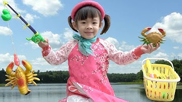 Bé đi câu cá và học một số loài côn trùng gần gũi ❤ AnAn ToysReview TV ❤