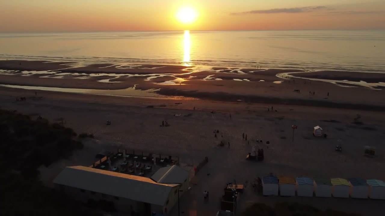 Drone footage at Vosseslag, De Haan (4K)