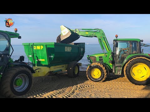 JD TRAKTOR John DEERE 6230, 6430 cleaning at the beach