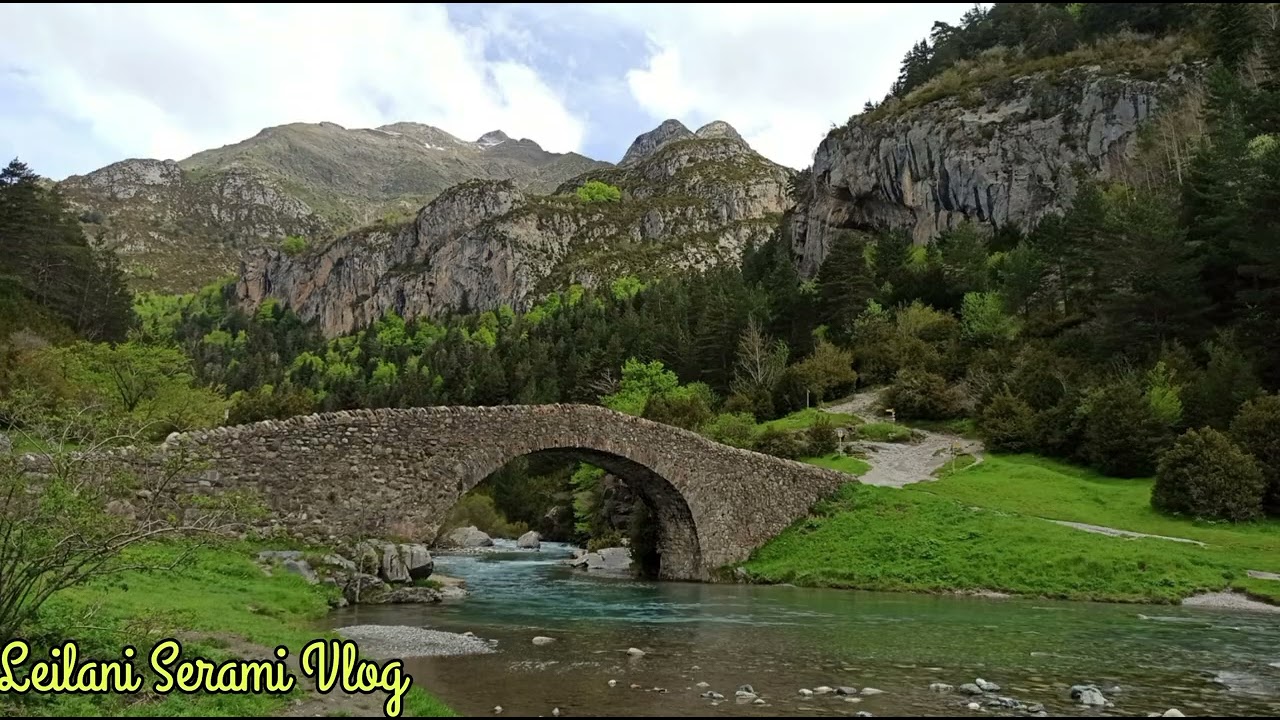 Ibón de Piedrafita Lake, Rio Ara y Valle De Ordesa, Huesca Spain