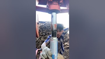 Ép Thử Bình Ga Mini Bằng Máy Ép Thủy Lực