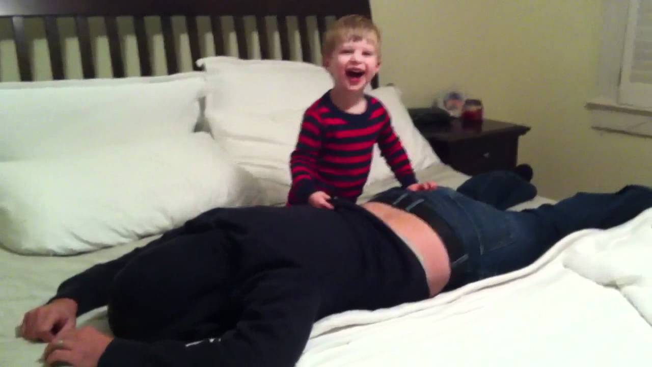 Luca gives zerberts.