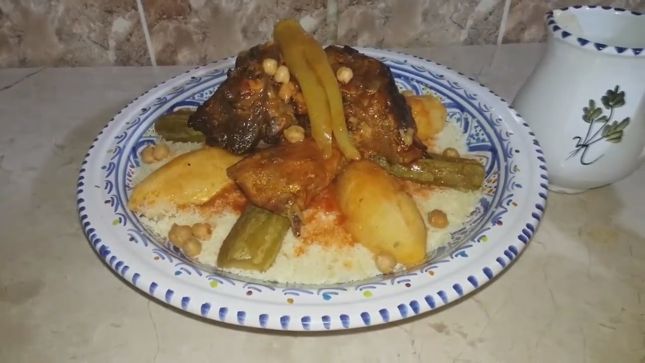 Couscous sauce rouge à la viande' كسكسي المرق الأحمر باللحم 'بربوشة