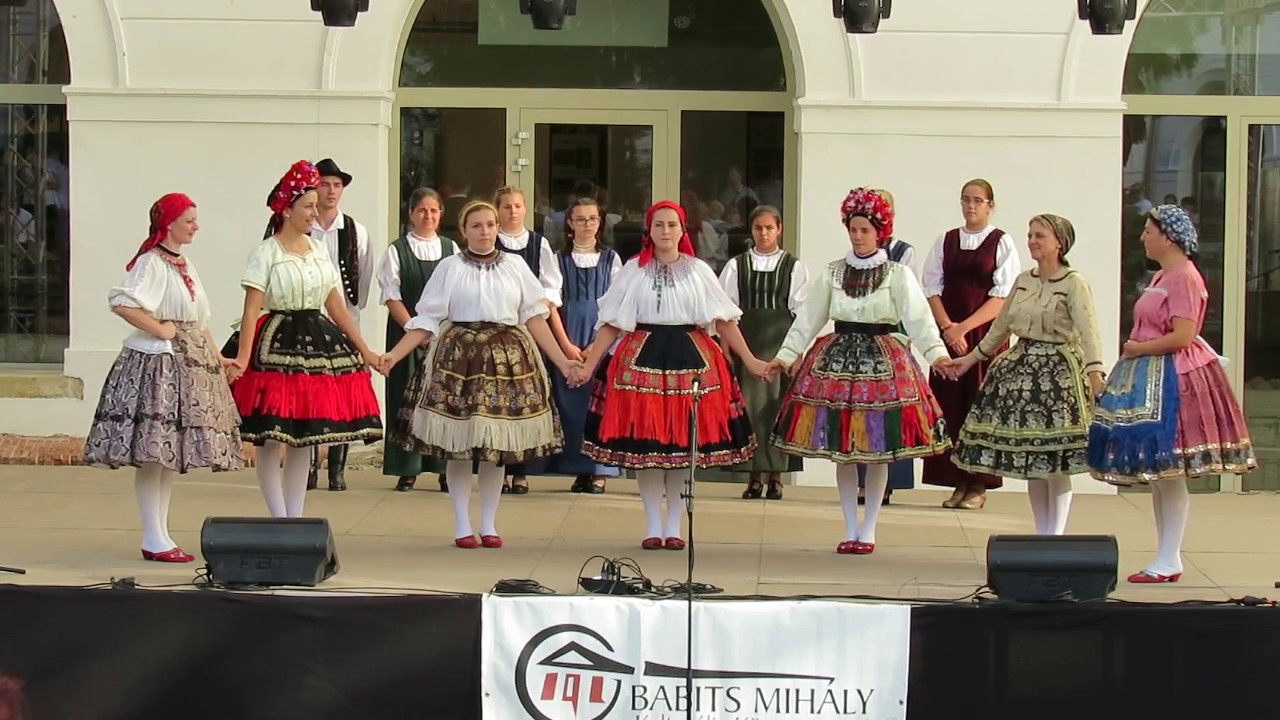 Sárközi népdalok - Az Őcsényi Bogár István Hagyományőrző Egyesület előadásban